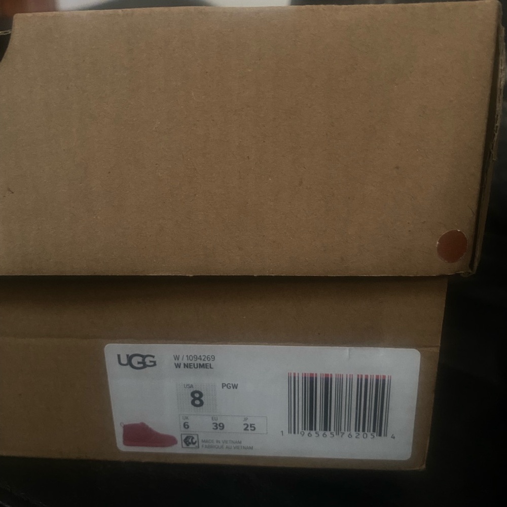 Ugg hot pink Neumel new in box never worn - Picture 3 of 3